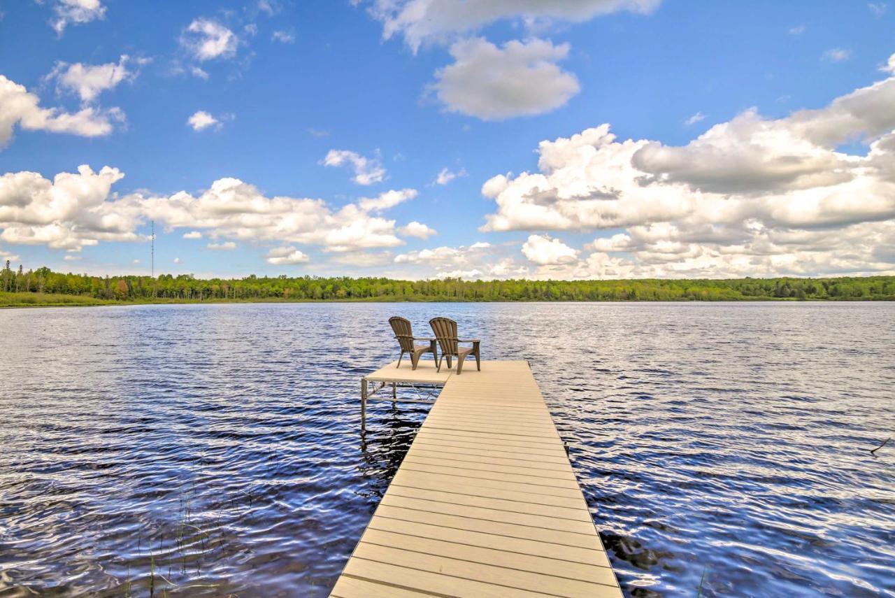 Secluded Woodsy Watersmeet Cabin With Fire Pit! Villa Exterior foto